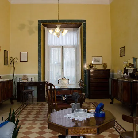 Bed and breakfast B&B Centrale 2*