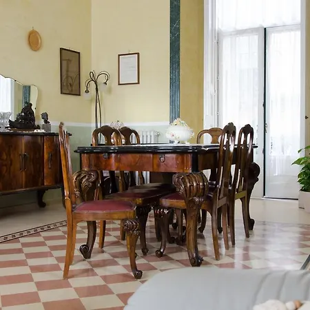 Alojamento de Acomodação e Pequeno-almoço B&B Centrale 2*